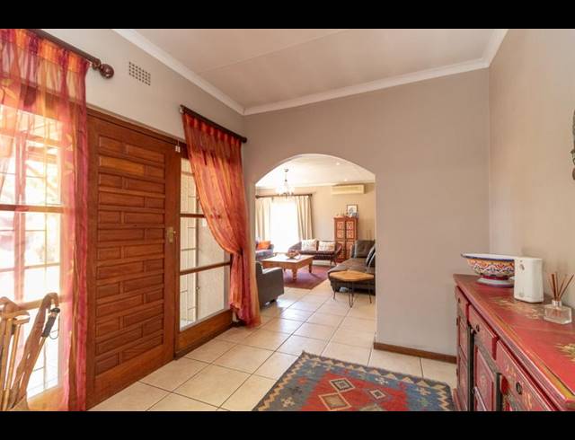 6 BEDROOM HOUSE FOR SALE IN BRACKENHURST